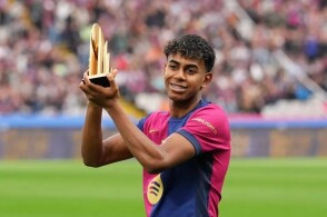 蛇精灵大战红魔鬼！意甲官方发布米兰德比预热海报