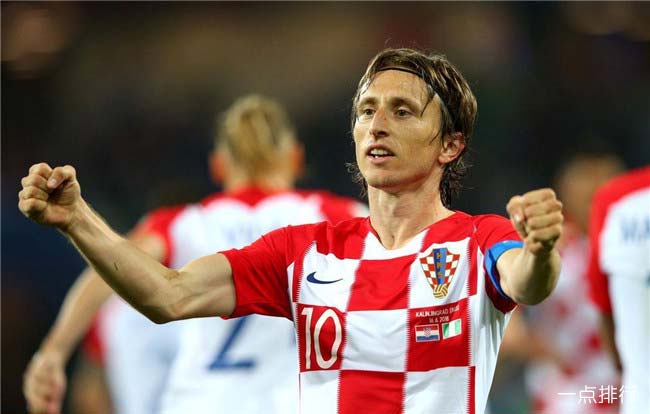 邓卓翔：全队在训练中都非常投入，希望奉献一场精彩的比赛