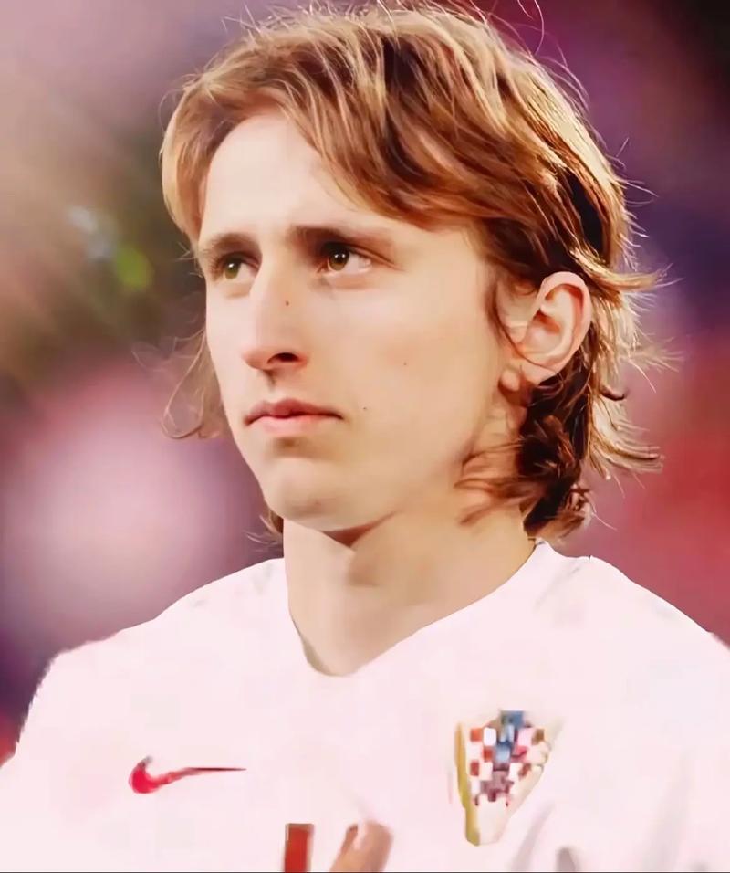 记者：拜仁将于明年一月开始与凯恩谈续约