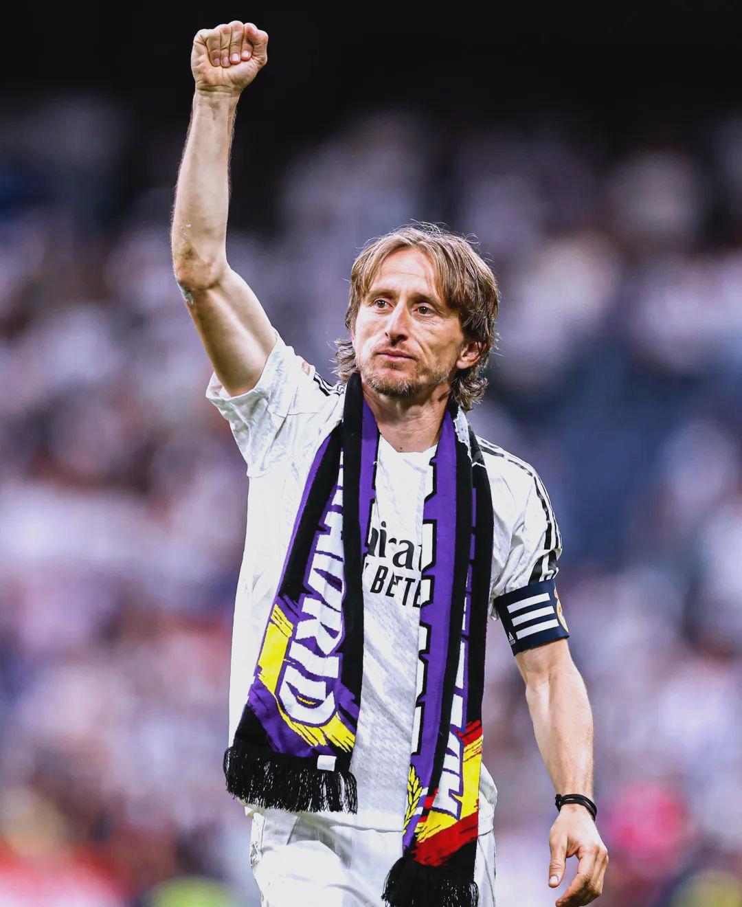 定了？老詹一到两年就退役？除非海外淘金还真差不多