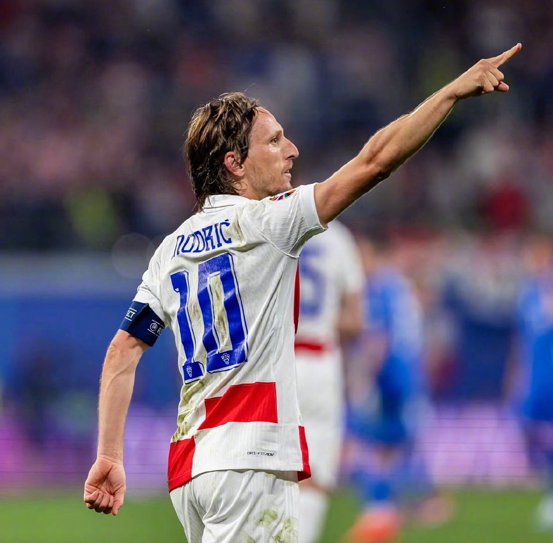 乔-科尔：当年切尔西首回合不敌巴萨后，穆帅痛斥全队没种