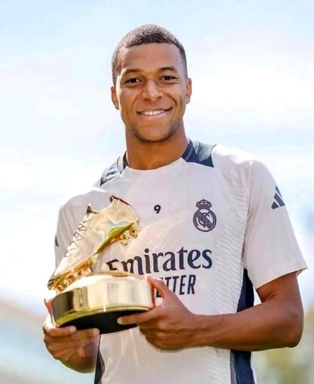 米体：维卡里奥因被自家球迷嘘而失望，考虑加盟国际米兰